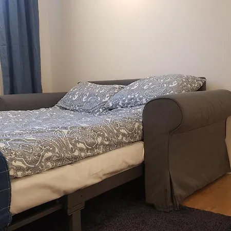 Adam's Lejlighed